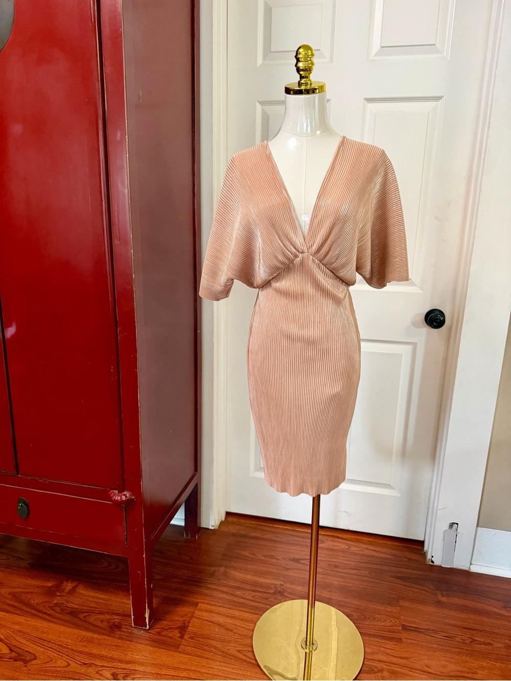 Astr pleated metallic blush top